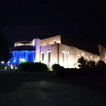 Next To Music Hall Дом отдыха